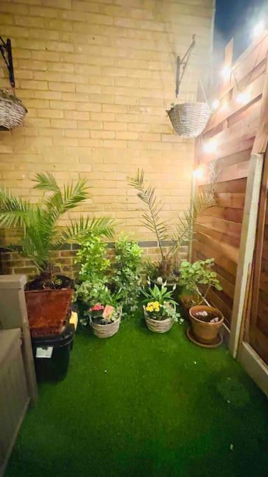 A Beautiful Stylish 2 Bedroom Apartment -City Of لندن المظهر الخارجي الصورة