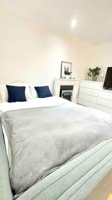 A Beautiful Stylish 2 Bedroom Apartment -City Of لندن المظهر الخارجي الصورة